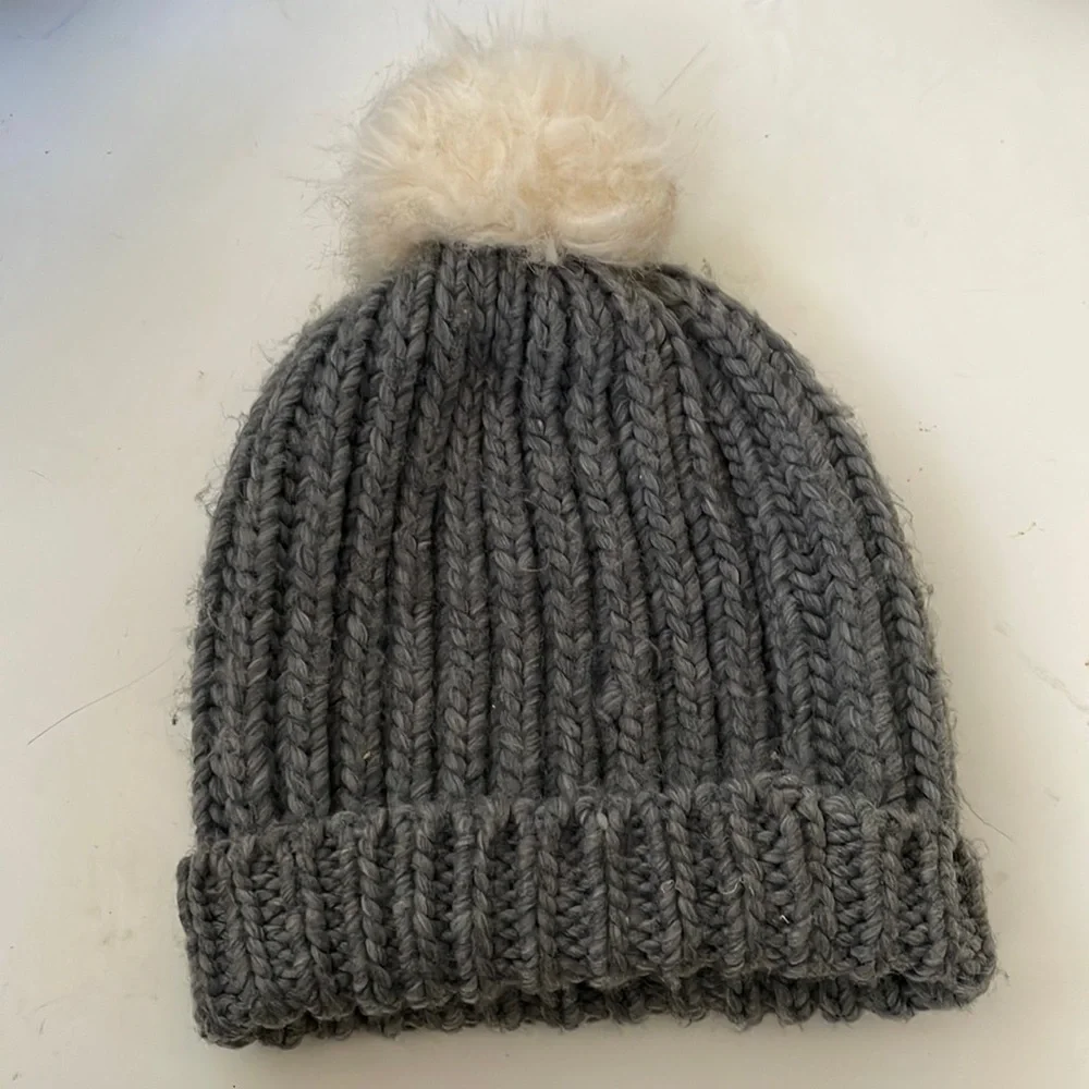 Gray beanie‎